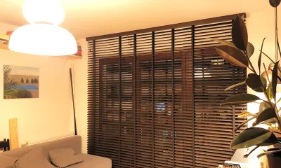 żaluzja bambusowa czarna w sypialni 2
