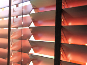 zaluzje drewniane 50mm w Krakowie